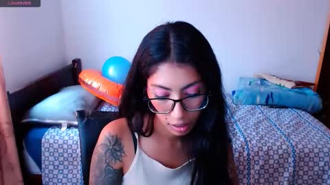 Snapshot of eren_mikasa chatting on 11-21-25, 06:28 sofia online show from 11-21-25, 06:28