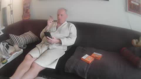 Snapshot of eric204 chatting on 02-03-25, 07:51 Eric online show from 02-03-25, 07:51