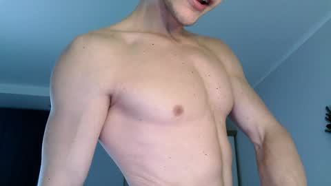 Snapshot of eric_crush chatting on 12-09-24, 03:50 Eric Crush online show from 12-09-24, 03:50