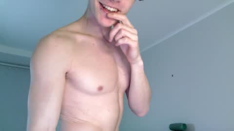 Snapshot of eric_crush chatting on 01-06-25, 03:42 Eric Crush online show from 01-06-25, 03:42