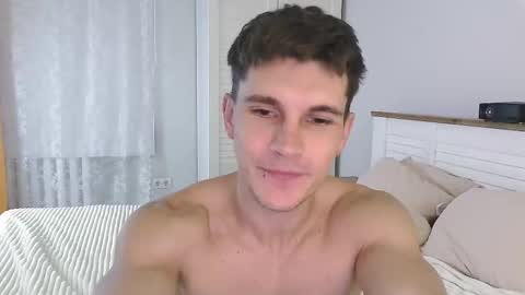 Snapshot of eric_crush chatting on 09-17-25, 04:14 Eric Crush online show from 09-17-25, 04:14