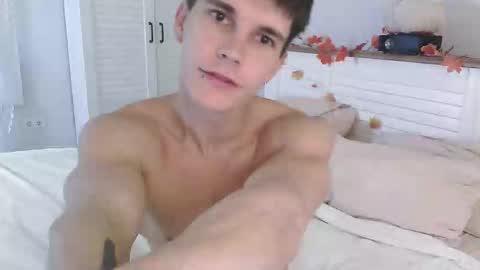 Snapshot of eric_crush chatting on 10-07-25, 04:09 Eric Crush online show from 10-07-25, 04:09