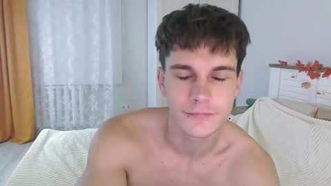 Snapshot of eric_crush chatting on 10-19-25, 06:14 Eric Crush online show from 10-19-25, 06:14