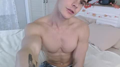 Snapshot of eric_crush chatting on 10-28-25, 04:27 Eric Crush online show from 10-28-25, 04:27