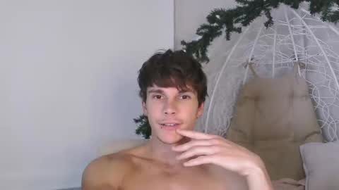 Snapshot of eric_crush chatting on 12-14-25, 03:56 Eric Crush online show from 12-14-25, 03:56