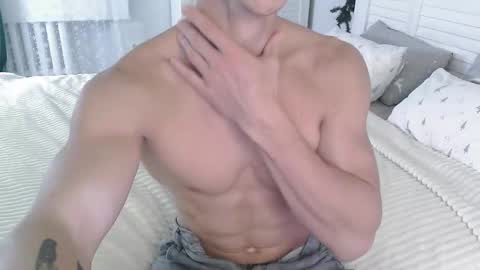 Snapshot of eric_crush chatting on 12-18-25, 03:45 Eric Crush online show from 12-18-25, 03:45