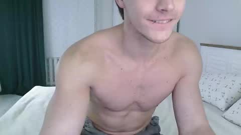 Snapshot of eric_crush chatting on 02-05-26, 04:06 Eric Crush online show from 02-05-26, 04:06