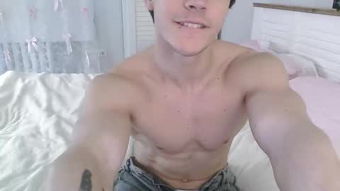 Snapshot of eric_crush chatting on 03-12-26, 04:07 Eric Crush online show from 03-12-26, 04:07