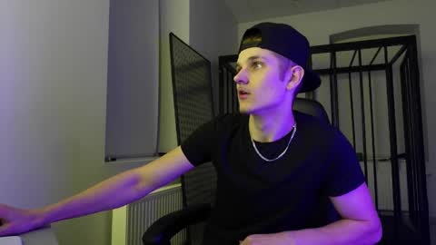    online show from 09-26-25, 08:02