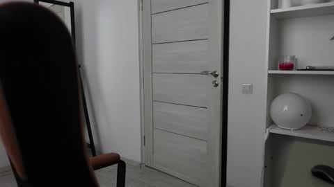    online show from 10-26-25, 07:25