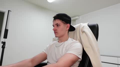    online show from 10-31-25, 05:25