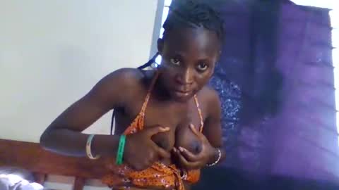 Snapshot of erica843871 chatting on 10-23-25, 01:21 Erica online show from 10-23-25, 01:21