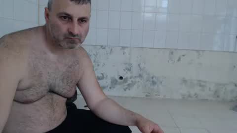 Snapshot of ericboy32 chatting on 06-24-26, 10:25 eric online show from 06-24-26, 10:25