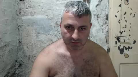 Snapshot of ericboy32 chatting on 07-05-26, 04:19 eric online show from 07-05-26, 04:19