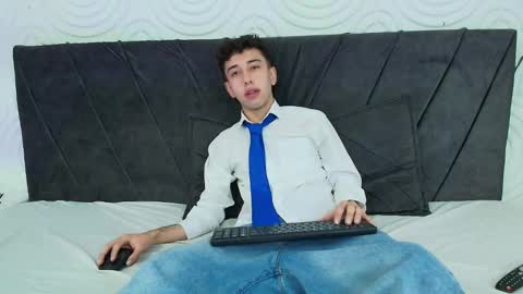 Snapshot of erickblaze_wm chatting on 02-01-25, 01:09 Erick online show from 02-01-25, 01:09