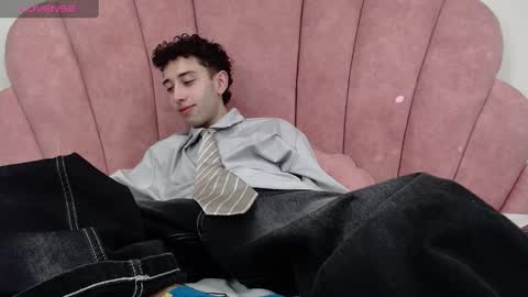 Snapshot of erickblaze_wm chatting on 02-13-25, 12:43 Erick online show from 02-13-25, 12:43