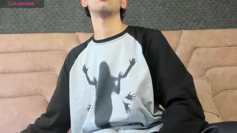 Snapshot of erickblaze_wm chatting on 02-15-25, 12:43 Erick online show from 02-15-25, 12:43