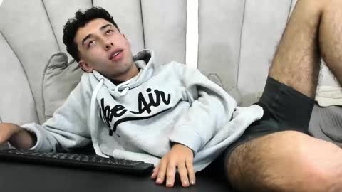 Snapshot of erickblaze_wm chatting on 02-18-25, 04:16 Erick online show from 02-18-25, 04:16