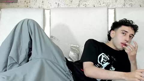 Snapshot of erickblaze_wm chatting on 02-24-25, 02:26 Erick online show from 02-24-25, 02:26