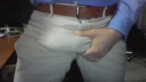 Snapshot of erik1781 chatting on 12-15-24, 02:30 erik1781 online show from 12-15-24, 02:30