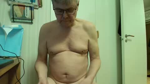 Erik online show from 03-11-26, 05:52