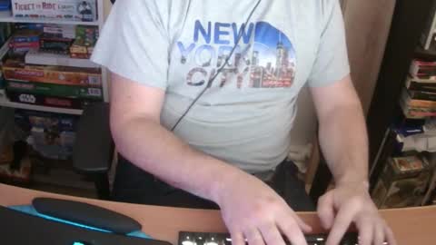 Snapshot of erik_dapper chatting on 12-05-25, 06:04 Erik Dapper online show from 12-05-25, 06:04