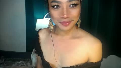 Snapshot of erika_madrigal chatting on 10-13-25, 09:04 erika_madrigal online show from 10-13-25, 09:04