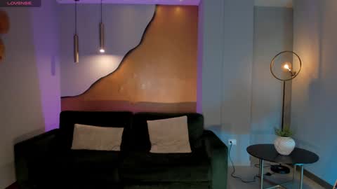 Snapshot of erikabenz chatting on 01-19-25, 12:06 Erika Benz online show from 01-19-25, 12:06