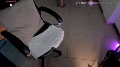 Snapshot of erikabenz chatting on 01-21-25, 03:21 Erika Benz online show from 01-21-25, 03:21