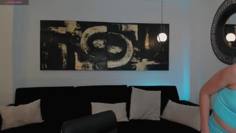 Snapshot of erikabenz chatting on 02-15-25, 11:14 Erika Benz online show from 02-15-25, 11:14