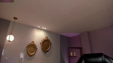 Snapshot of erikabenz chatting on 10-12-25, 12:15 Erika Benz online show from 10-12-25, 12:15