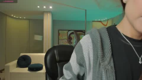 Snapshot of erikabenz chatting on 10-27-25, 12:20 Erika Benz online show from 10-27-25, 12:20