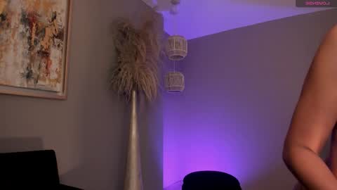 Snapshot of erikabenz chatting on 11-13-25, 12:26 Erika Benz online show from 11-13-25, 12:26