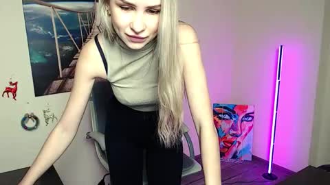 Erika online show from 12-20-25, 01:18