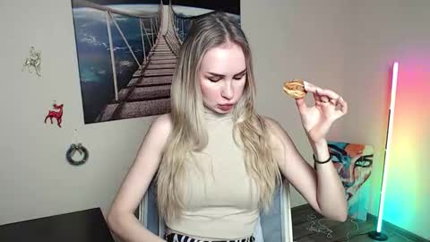 Erika online show from 01-14-26, 01:39