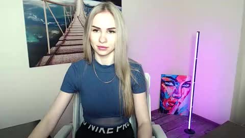 Erika online show from 05-12-26, 11:51