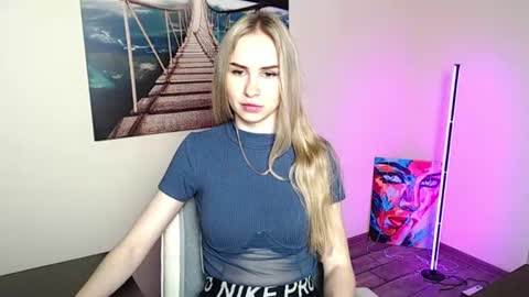 Erika online show from 06-12-26, 11:53
