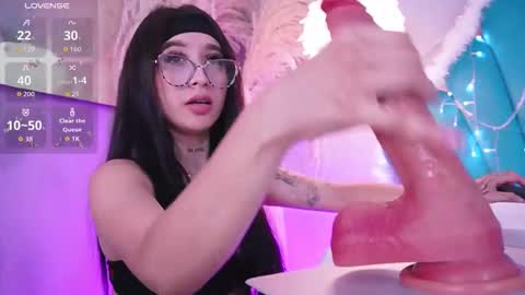 Snapshot of eriklein chatting on 12-04-25, 09:23 Eri online show from 12-04-25, 09:23