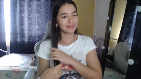 Snapshot of erina_1 chatting on 09-24-25, 04:21 erina_1 online show from 09-24-25, 04:21