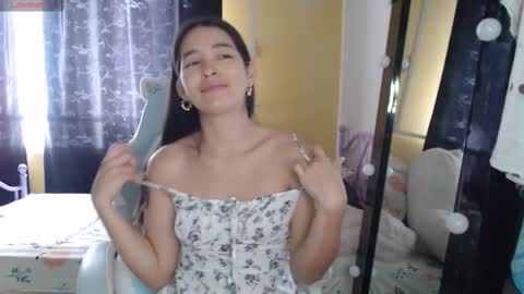 Snapshot of erina_1 chatting on 10-03-25, 04:04 erina_1 online show from 10-03-25, 04:04