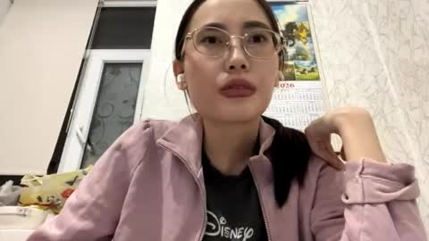 Snapshot of erinnthurmond chatting on 06-01-26, 08:10 Luna online show from 06-01-26, 08:10