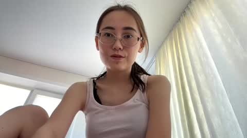 Snapshot of erinnthurmond chatting on 07-16-26, 12:11 Luna online show from 07-16-26, 12:11