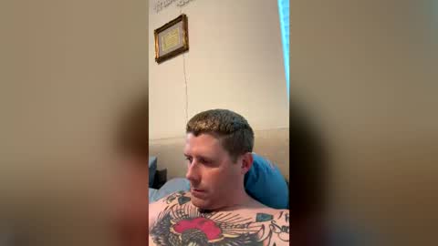 Snapshot of eriwat713 chatting on 06-19-26, 12:37 eriwat713 online show from 06-19-26, 12:37