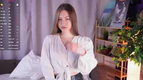 Mia online show from 10-23-25, 05:12