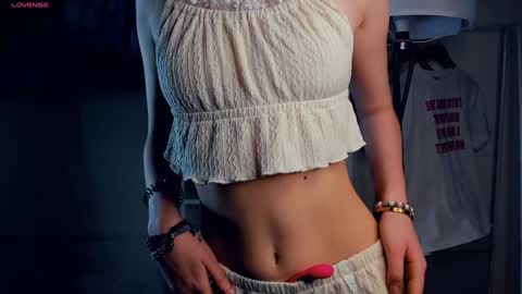 Snapshot of erline_may chatting on 12-20-24, 07:44 Sofia online show from 12-20-24, 07:44