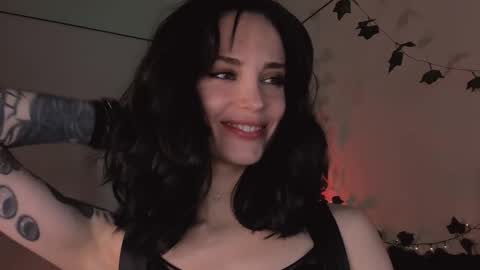 Snapshot of erohaze chatting on 10-31-25, 05:47 erohaze online show from 10-31-25, 05:47