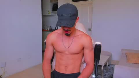 Snapshot of eros_becker_ chatting on 05-13-26, 04:04 eros_becker_ online show from 05-13-26, 04:04