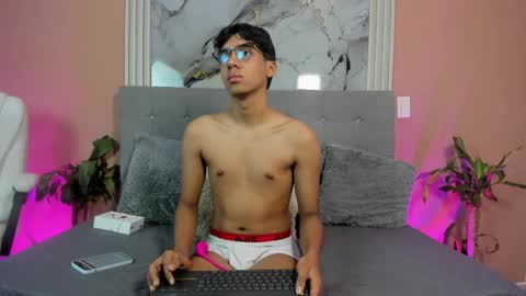 Eros Lux1 online show from 04-04-26, 12:24