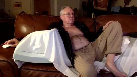 Snapshot of erostalk chatting on 12-04-24, 04:10 eros online show from 12-04-24, 04:10