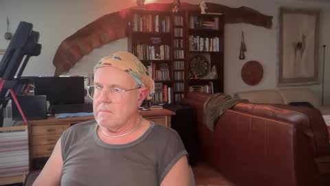 Snapshot of erostalk chatting on 01-19-25, 07:04 eros online show from 01-19-25, 07:04